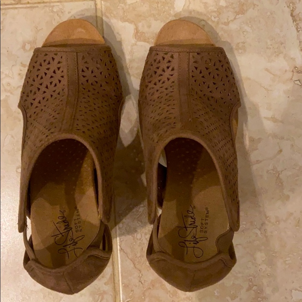 Cute, neutral.  Wedge shoes